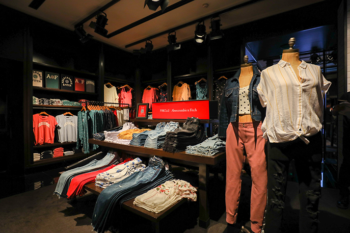 a&f_store shot_featured