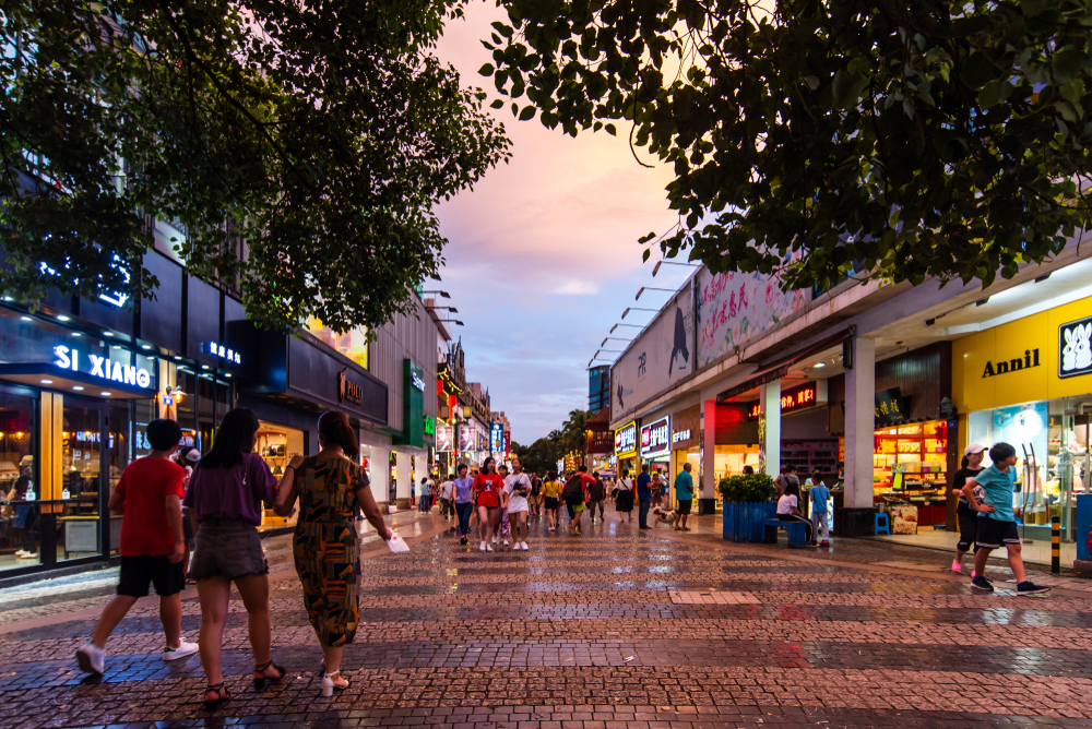 guilin shopping street lower tier cities consumers