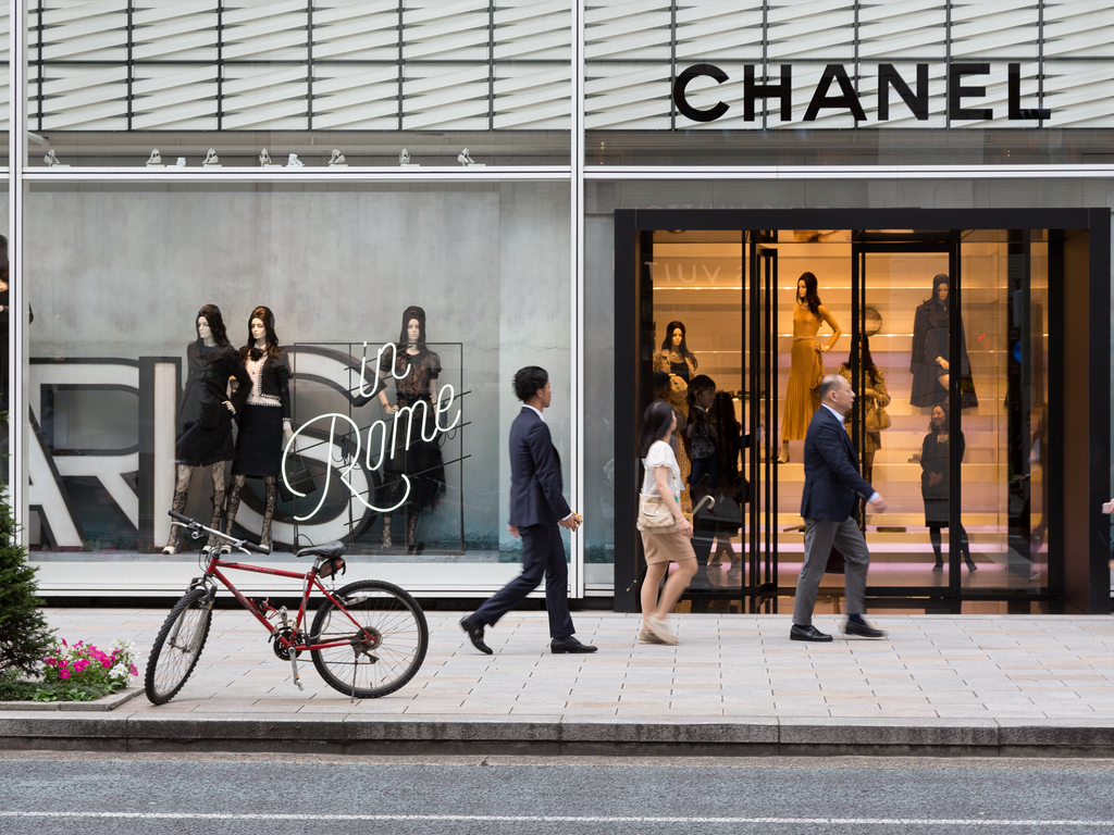 Asian shoppers, led by the Chinese, drove personal luxury growth