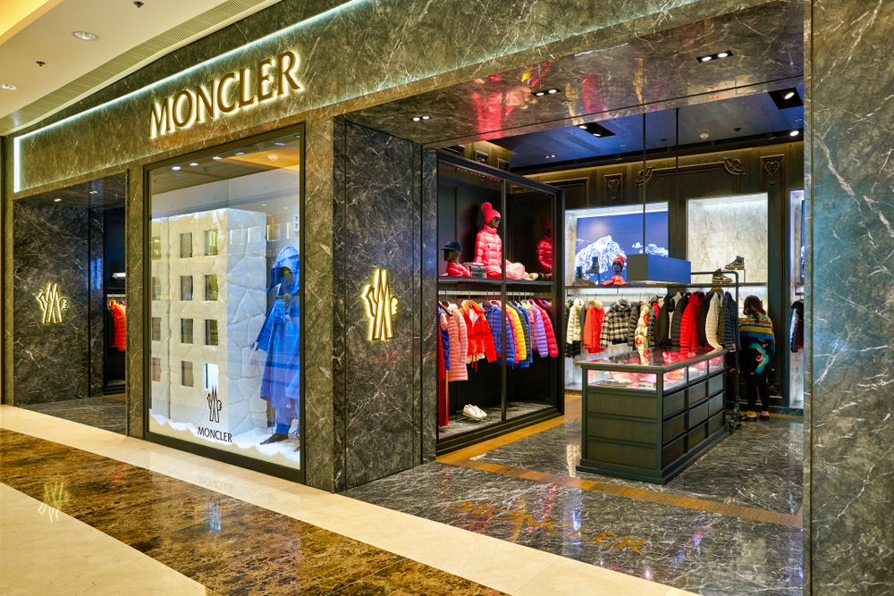 Moncler retail 2024