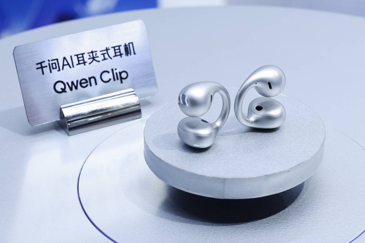 Alibaba Launched Qwen Clip Its First Qwen Powered Earbuds